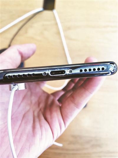 iPhone X掉漆嚴(yán)重到?jīng)]法直視，但更令人心寒的是蘋(píng)果的回應(yīng)！