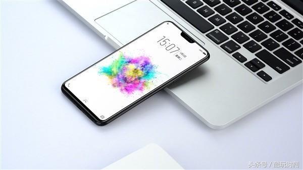 蘋果X雖然貴，但又一次引領(lǐng)了手機(jī)外觀